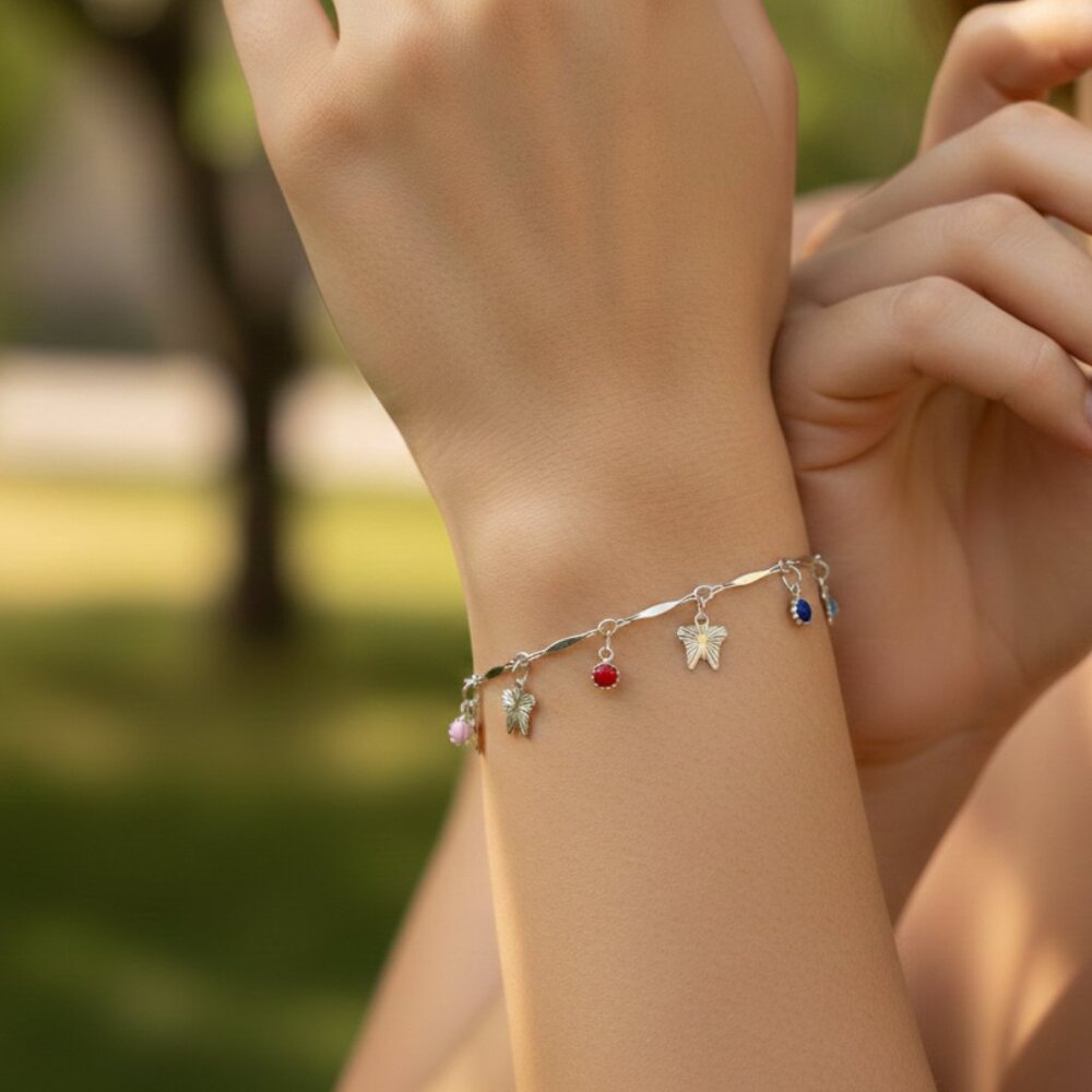 "Trendy Handmade Bracelet – A Stylish Gift for Women & Girls, MAR091791